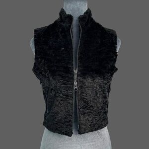 Bebe faux fur cropped zip up black vest